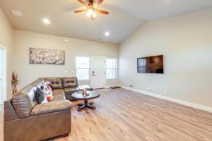 Flagstaff Getaway with Yard 4 Mi to Downtown!