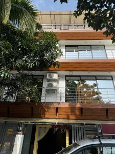 Luxurious 4BHK Homestay in Kandivli Mumbai Spacious Scenic and Family Friendly