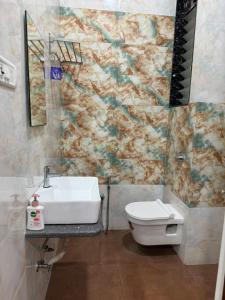 Luxurious 4BHK Homestay in Kandivli Mumbai Spacious Scenic and Family Friendly