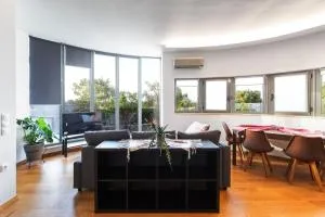 Andromeda-The Airport Home - Markopoulon