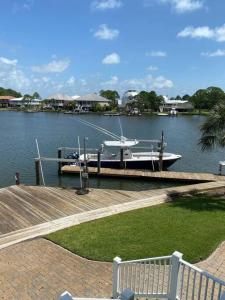Chateau on Colony Cove