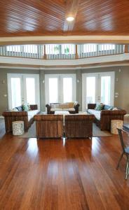 Chateau on Colony Cove