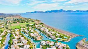 Villasonboard Dock Villa 3 Bed, 3 Bath, Canal, Greek Venice Porto Hydra