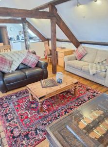 Seaside loft whitby abbey views with parking