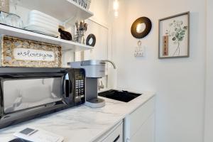 Walkable Studio on Historic Hammondsport Property!