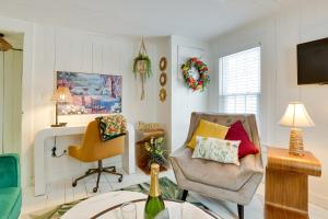 Walk to Eats Mtn-View Hammondsport Hideaway!