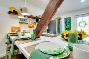 Walk to Eats Mtn-View Hammondsport Hideaway!