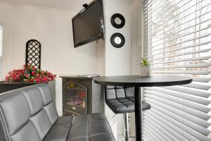 Near Keuka Lake Walkable Paradise!