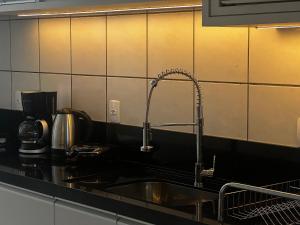 B028 - Cobertura com vista para o mar em Bombinhas