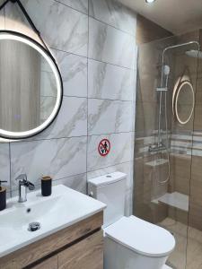 Central Piraeus port apartment