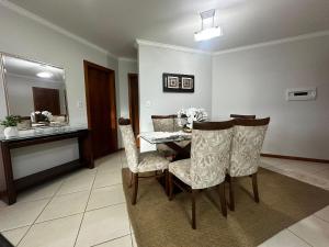 B254- Apto 3 quartos com 2 vagas de garagem Bombas