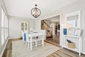 Spacious Audubon Home in Colony Cove w Water Views