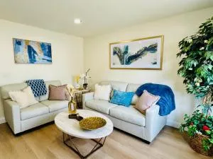 Entire house with 3 bedrooms The Peaceful Escape - Hazel Park