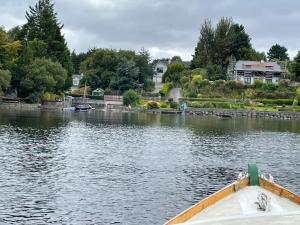Lakeside Apartment Retreat in Oughterard Connemara