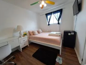 Lala-near Pearson airport-mall-free parking - Malton