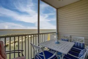 Walk to Main St Condo with Pool Access in Crisfield - Deal Island
