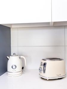 1 BDR Heated Pool- Fitness Center- 24 hr Gated