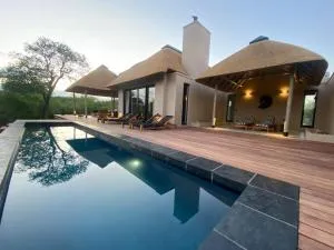 Kruger Bush and River Lodge - Villa Visvanger Hoedspruit - Diphuti