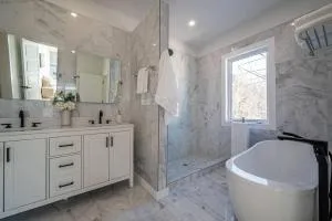 4Br 3 Bath Oceanview Modern Home - Eastern Passage