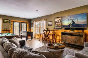 Family Haven by Dollywood - Hot Tub - Game Room