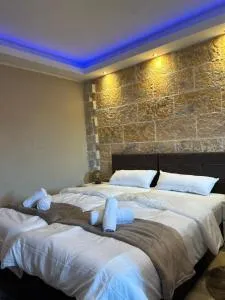 Athos Apartments - 朗灵恩