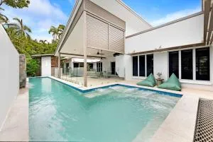 Dune - Poolside Elegance near Parap Markets & Beach - Fannie Bay