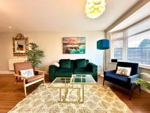 2 Bed Garden Apartment - 亚恩图