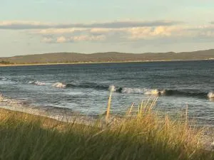 Beach front retreat at Dolphin Sands - Campbell Town