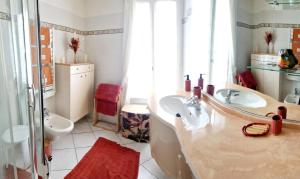 Appartements Thiais large apartment near ORLY PARIS 4 a 6 personnes : photos des chambres