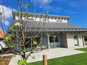 Holiday home Neukalen Comfortable holiday residence - Salem