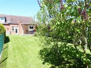 At the Leaning Tower Comfortable holiday residence - Suurhusen