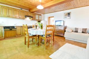 Apartments with parking space Umag - 23670