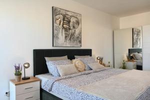 Apartments with WiFi Zadar - 23874