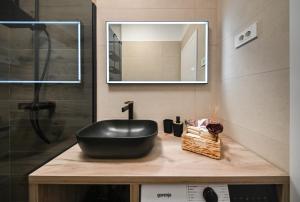 Apartments with WiFi Zadar - 23874