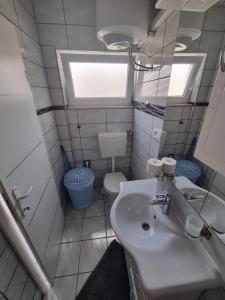 Apartments by the sea Okrug Gornji, Ciovo - 23946