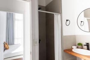 Casas Blancas Balneario Buenos Aires con parrilla cerca del mar