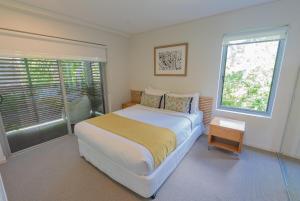 Waves 12 - Beachfront & Pool