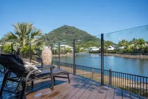 Lake House, stroll to beach & cafes- Pets Welcome - Trinity Beach