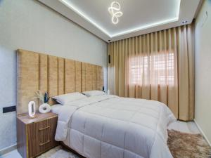 Cozy Apartment Large Living Room & Full Kitchen