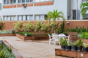 Atlântico Palace Apart Hotel - Piscina em Copanema - Posto 6