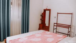 2 Swans Apartment Eluketiya