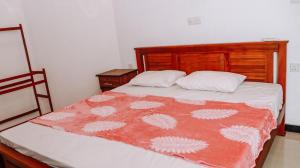 2 Swans Apartment Eluketiya