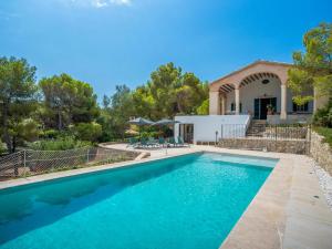 Sea View Villa with Pool