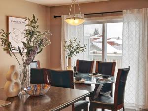 Entire Beautiful and Cozy Home - 4hvězdičkové hotely ve městě Edmonton