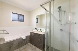 Zenhouse Harmony 4BR Modern Home Near CDU and Hospital