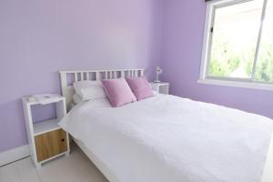 Cosy, historic and affordable entire cottage - 3 bedroom, 2 bathroom - 5kms from Castlemaine, 2kms from Calder
