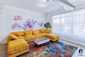 孟菲斯 (田纳西州) The Stallion #209 - Walk to Museums, Luxe Loft with free gated & covered parking 4星级 住宿 客房