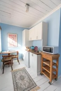 Cosy and historical one bedroom apartment, 5kms from Castlemaine, 2 kms from the Calder - Redesdale