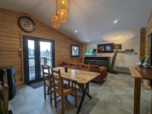 Maisons de vacances Chalet renove avec sauna, proche Gerardmer - FR-1-589-796 : photos des chambres