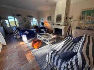 Villa à Gigaro avec piscine, proche plage - FR-1-726-57